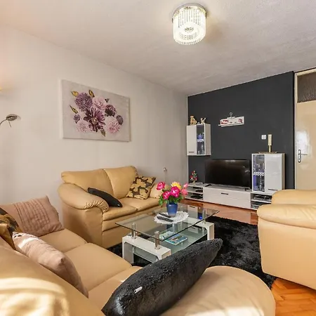 Amazing In With Wifi And 2 Bedrooms *