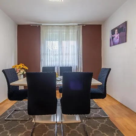 Amazing In With Wifi And 2 Bedrooms Apartment