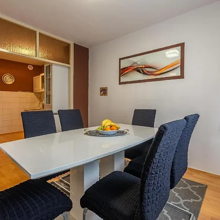 Apartment Amazing In With Wifi And 2 Bedrooms