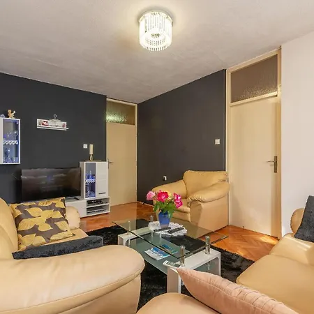 Amazing In With Wifi And 2 Bedrooms *