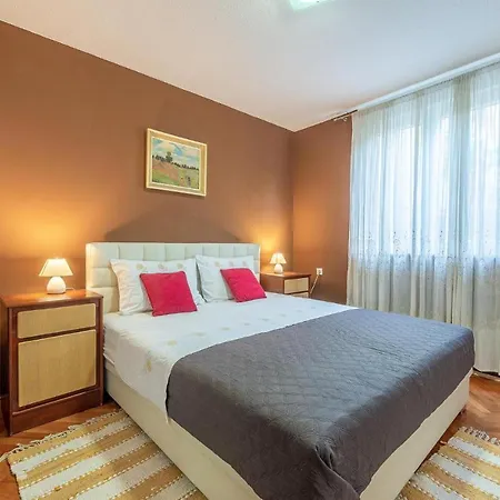 Amazing In With Wifi And 2 Bedrooms Apartment *