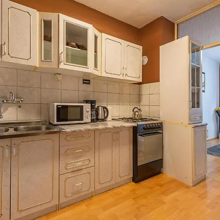 Apartment Amazing In With Wifi And 2 Bedrooms