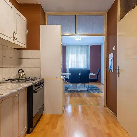 Apartment Amazing In With Wifi And 2 Bedrooms *
