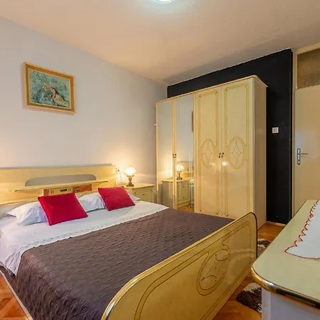 Amazing In With Wifi And 2 Bedrooms Zadar